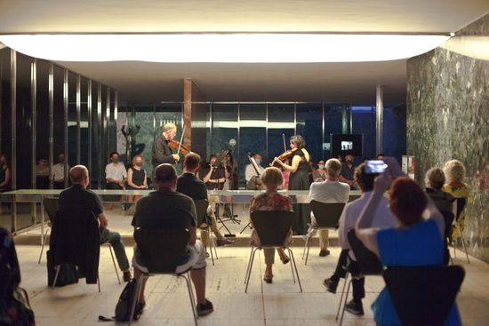 Konzert von Caterva Musica im Pabellón Mies van der Rohe