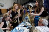 Saxofón en la mesa: una experiencia espectacular en el Pollo de Alcalá