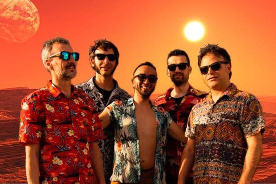 Die 5 Mitglieder der Band auf ihrem Pressefoto