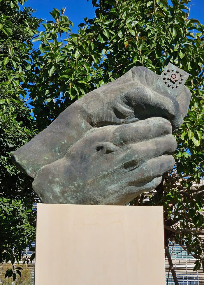 Escultura frente a la EUIPO en Alicante