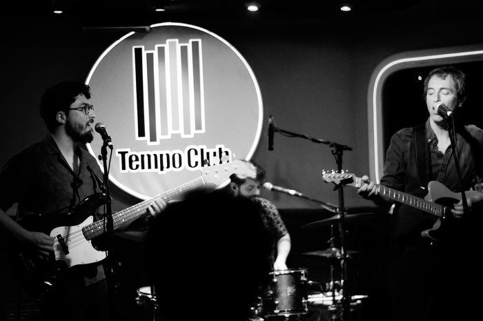 Tempo Club Madrid mit einem Live-Konzert